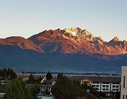 开宁4K慢直播智能球机为何能“盯”住玉龙雪山？